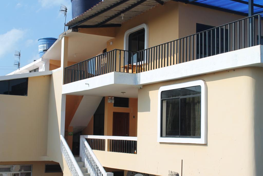 Dolphin House Hotel Puerto Baquerizo Moreno Buitenkant foto