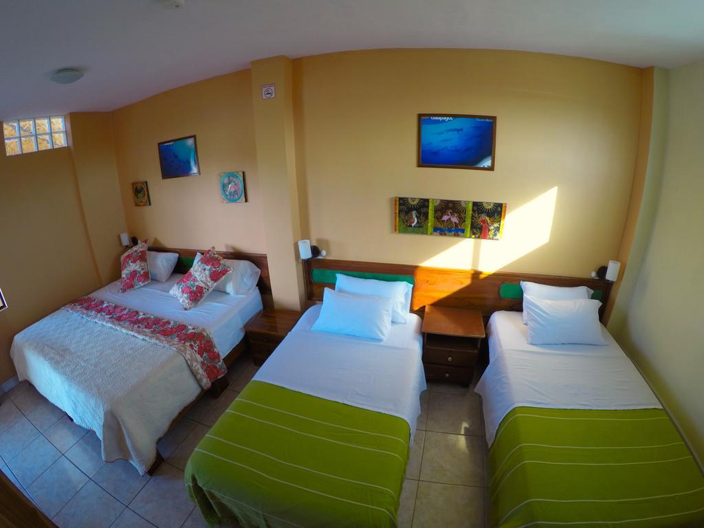 Dolphin House Hotel Puerto Baquerizo Moreno Buitenkant foto