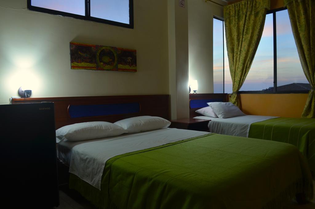Dolphin House Hotel Puerto Baquerizo Moreno Buitenkant foto